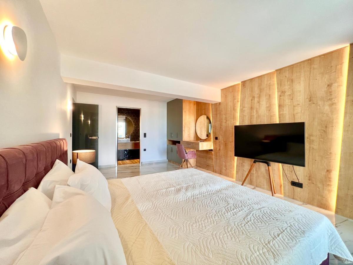 Luxury Villa Barbati Sun With Private Pool By Dadovillas Exteriér fotografie